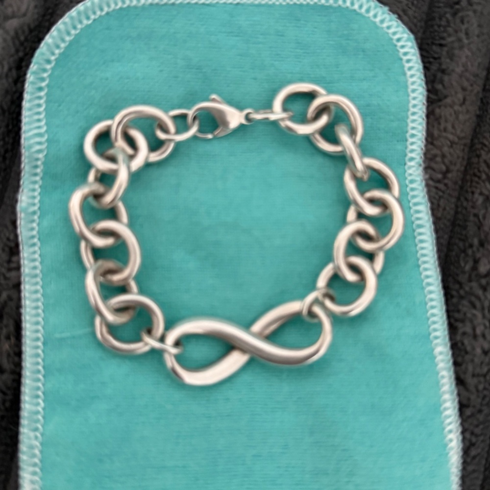 BRAND NEW !!!! Authentic Tiffany & Co Infinity Bracelet (7.5" Med) - Picture 5 of 14